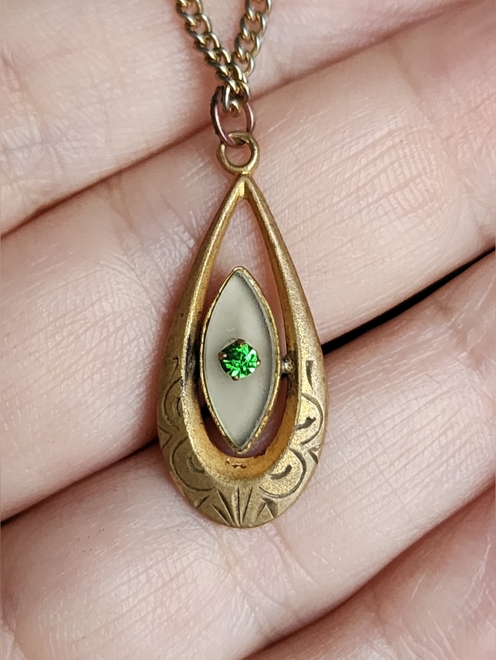 Vintage 1950's Teardrop Pendant
